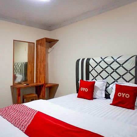 Hotel O Medan City Center Near Plaza Medan Fair מראה חיצוני תמונה